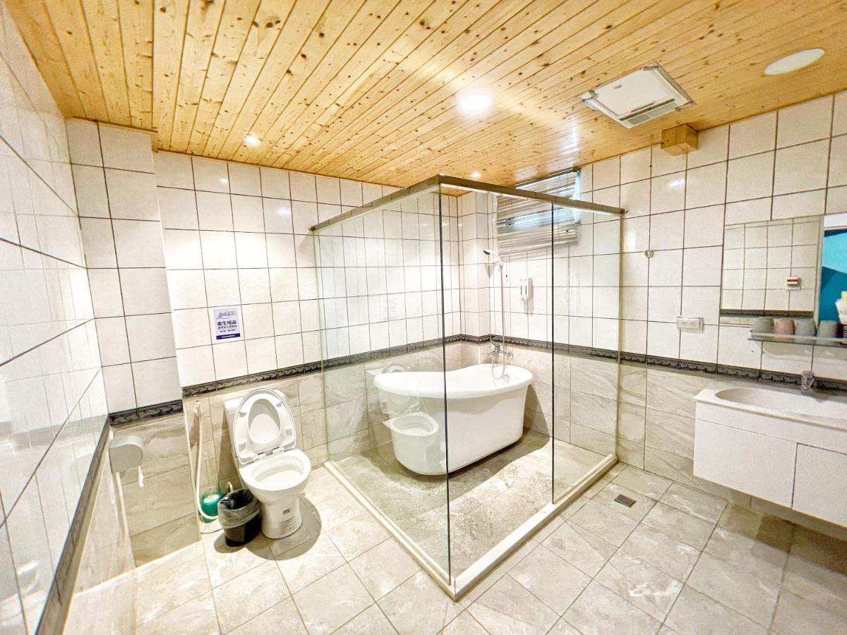 Breeze And Waves Hostel Jinning Εξωτερικό φωτογραφία